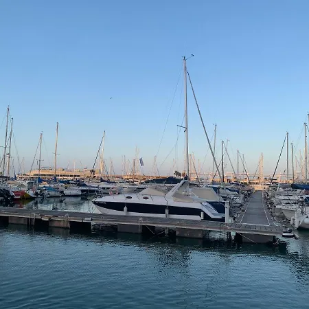 Con Encanto Cerca Del Mar